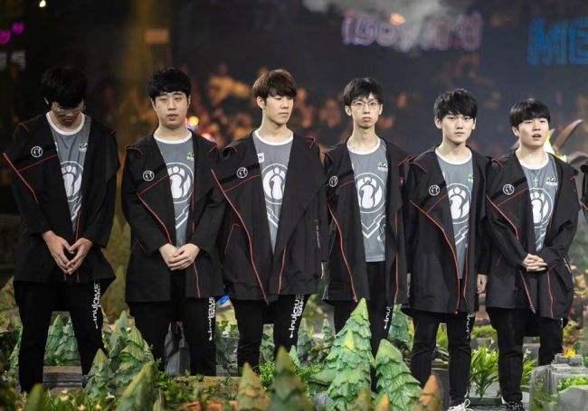 成为了后人