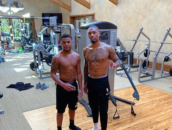 位辽篮时呈 位辽篮时呈