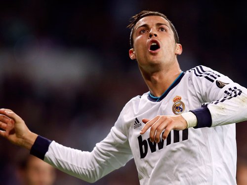 他在更衣室 他在更衣室