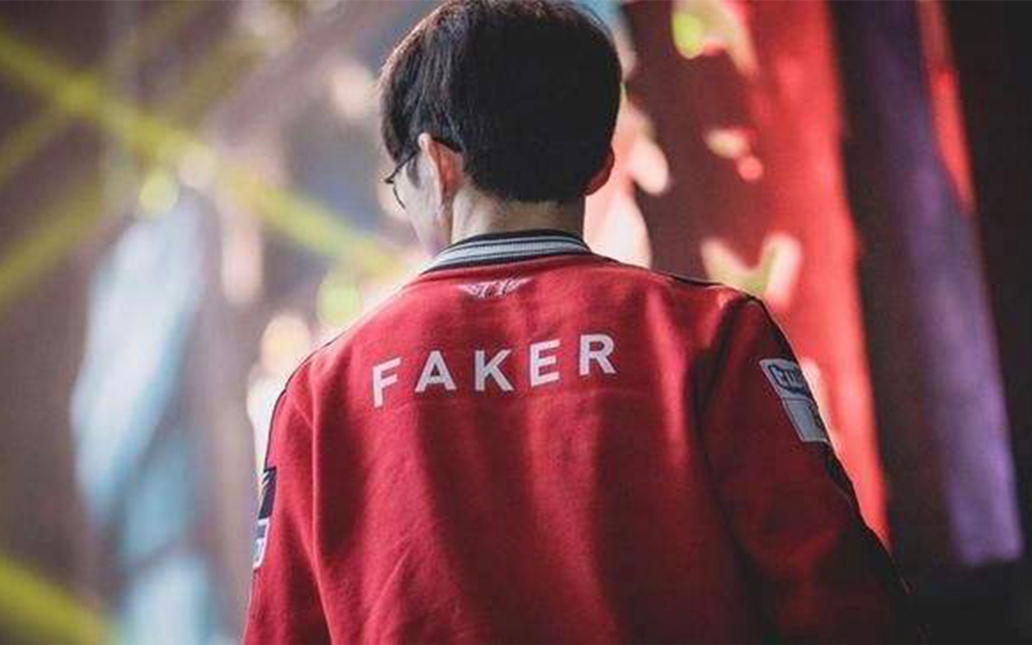往往比华丽